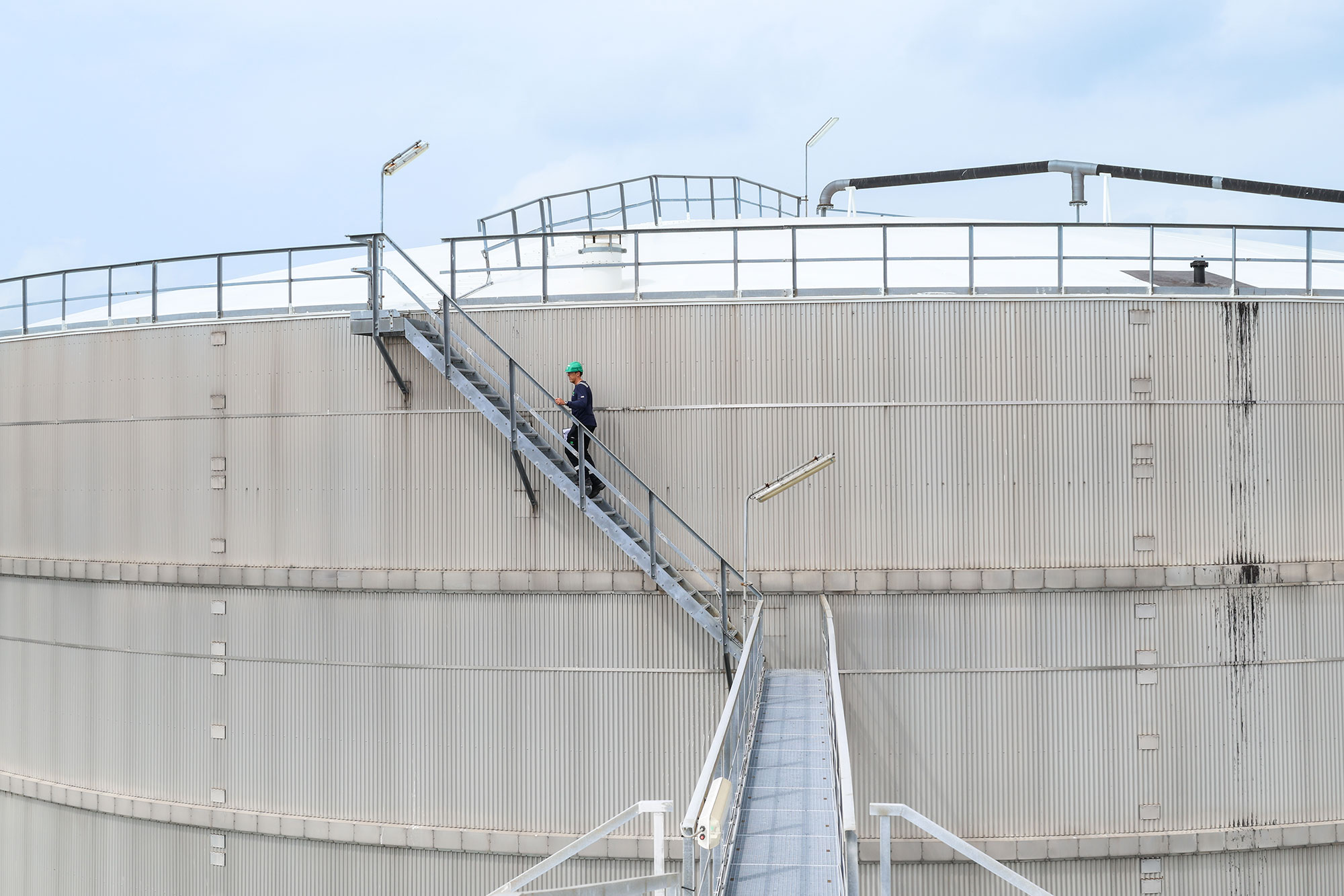 STR operator working safely on the terminal