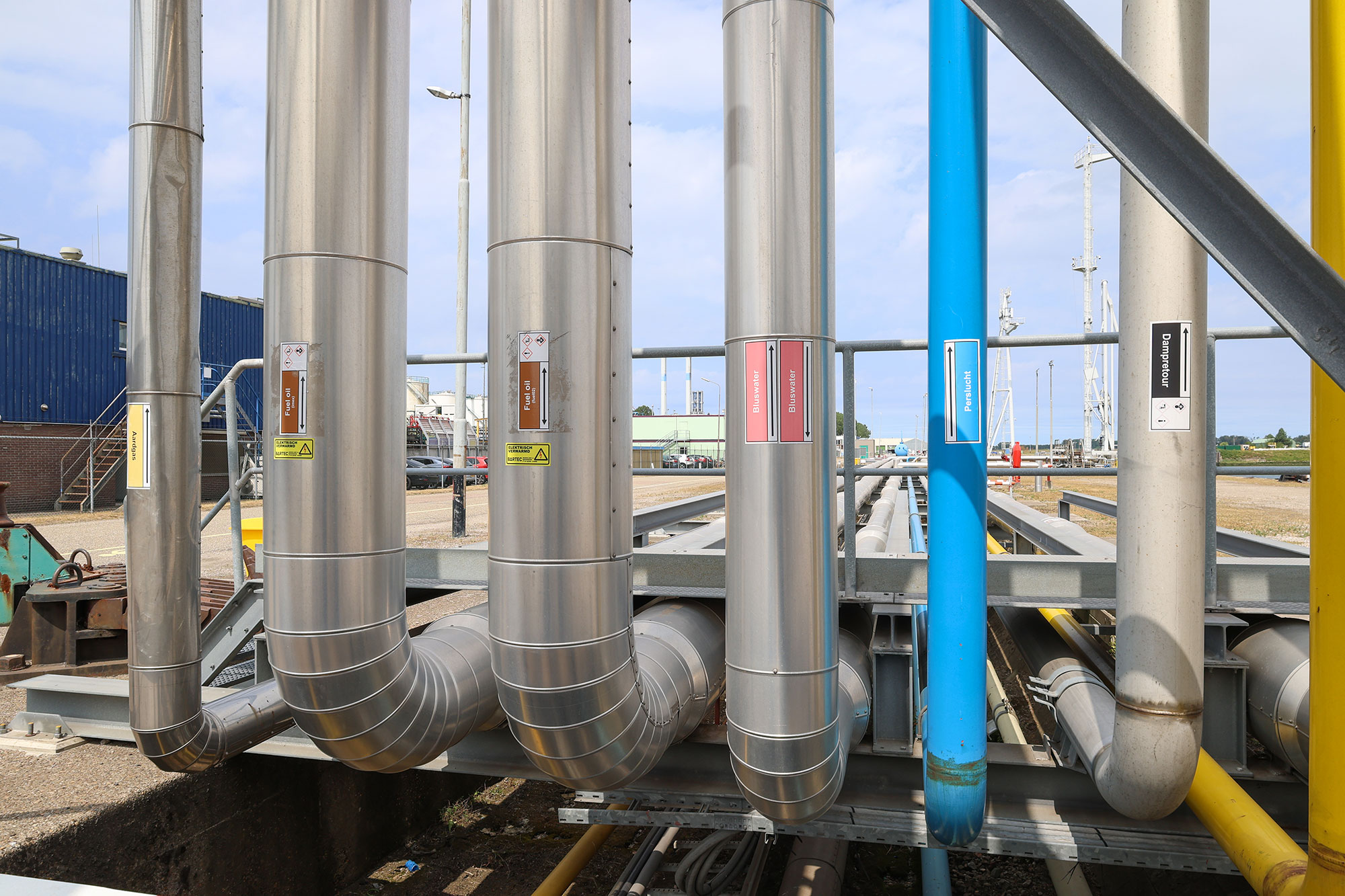 Product pipelines at the terminal